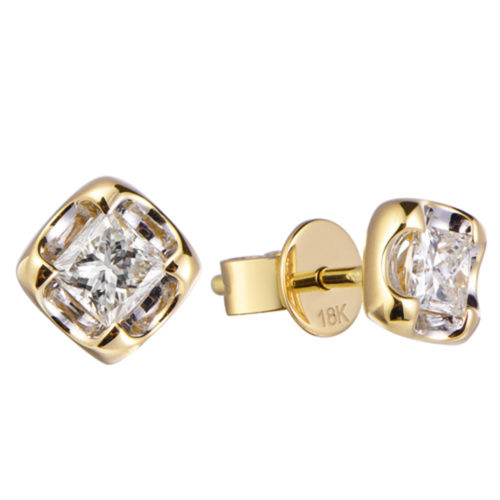 Solitaire 18K Chalice Diamond Earring